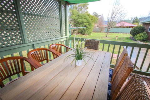 Halinka Lodge - Accommodation Newcastle 0