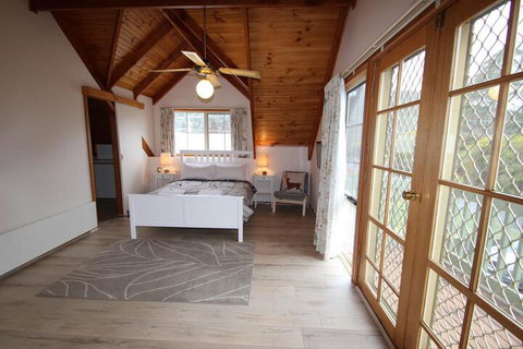 Halinka Lodge - Accommodation Newcastle 4