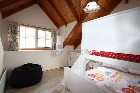 Halinka Lodge - Accommodation Newcastle 6