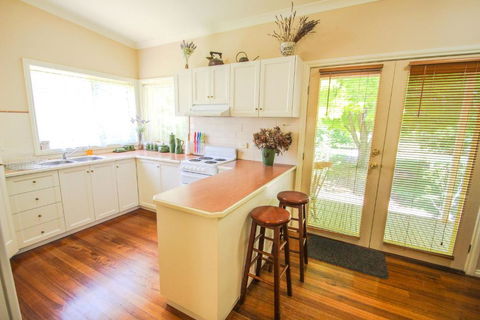Harrietville Cottage - Accommodation Newcastle 2