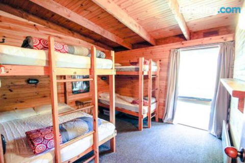 Sambar Lodge - Accommodation Newcastle 4