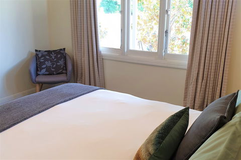 Healesville House - Magnolia House - Accommodation Newcastle 5