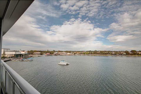 Bridgepoint 502 - Accommodation Newcastle 1