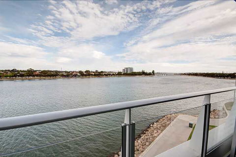 Bridgepoint 502 - Accommodation Newcastle 2