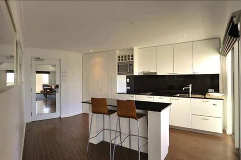 Sea Side 112 - Accommodation Newcastle 2