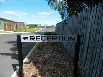 Dooleys Capella Tavern And Motel - Accommodation Newcastle 0