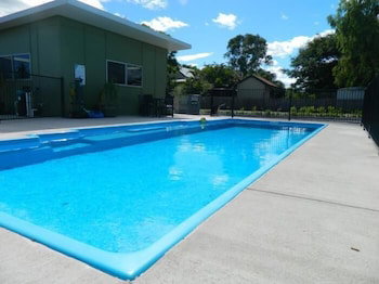 Dooleys Capella Tavern And Motel - Accommodation Newcastle 1