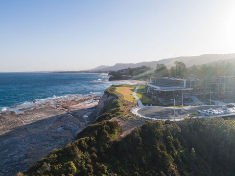 Headlands Austinmer Beach - Accommodation Newcastle 2