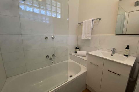 Melbourne Beachside Apartment - Accommodation Newcastle 2
