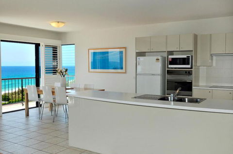 Your Home From Home With Ocean Views - Accommodation Newcastle 5