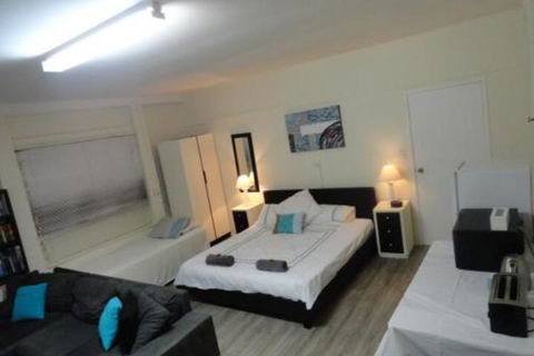Cleveland B & B Private Studio Room - Accommodation Newcastle 0