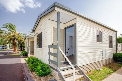 Paradise Tourist Park - Accommodation Newcastle 6