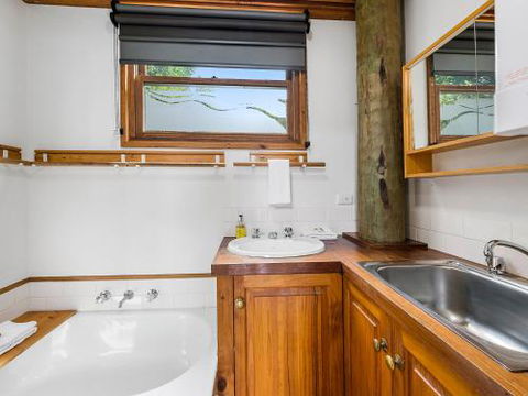 The Surf Shack - Accommodation Newcastle 3