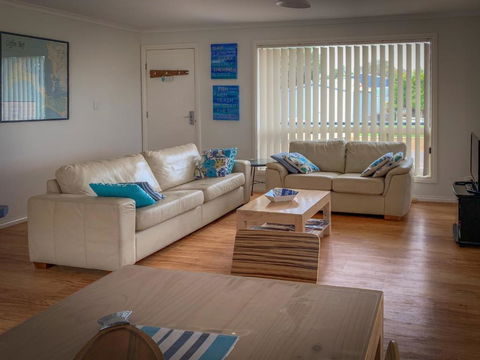Island View 2 - Accommodation Newcastle 6
