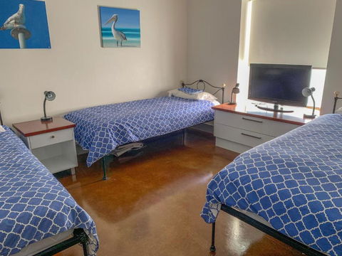 Walshys Shack - Accommodation Newcastle 4