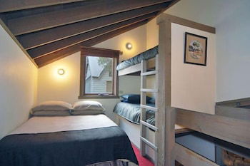 Seadog - Accommodation Newcastle 4