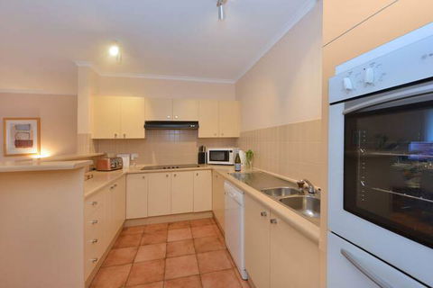 Paringa Beachfront Apartments - Accommodation Newcastle 7