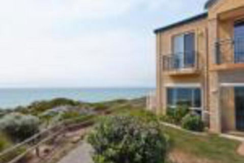 Caravel Beach House Mandurah - Accommodation Newcastle 0