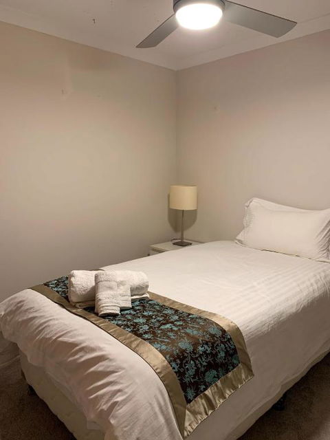 Oceana Sunset - Accommodation Newcastle 2