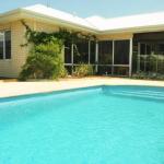 Halls Head Holiday Home - Accommodation Newcastle 0