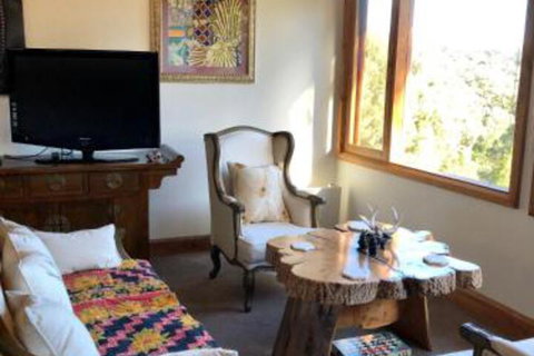 Rainy Hill Retreat - Accommodation Newcastle 3