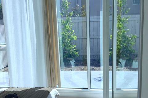 Brand New Stunning Home With Garden - Accommodation Newcastle 1