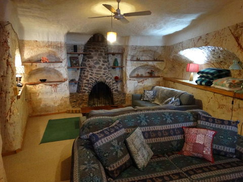 Dinky Dis Dugout - Accommodation Newcastle 5