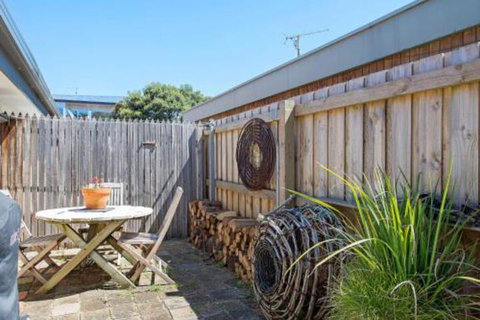 Beach Break - Accommodation Newcastle 2