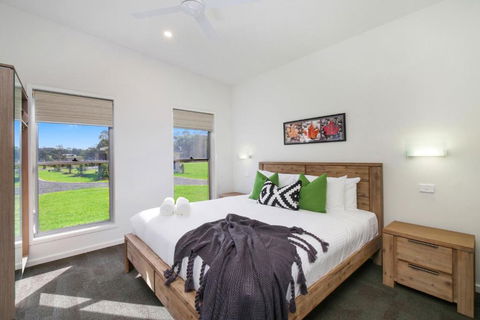 Ironbark Villa 6 - Accommodation Newcastle 2