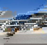 Maggies Beachfront Apt. 3 - Accommodation Newcastle