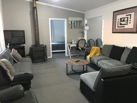 Longhorn Ranch Apartments - Accommodation Newcastle 4