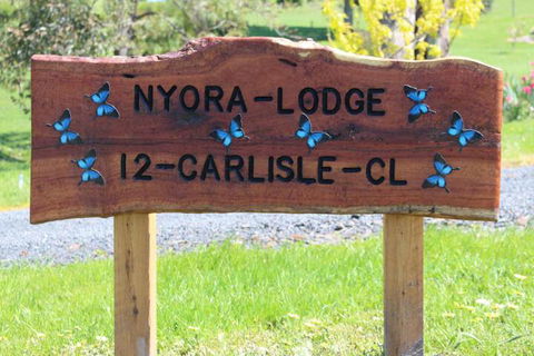 Nyora Lodge B & B - Accommodation Newcastle 4