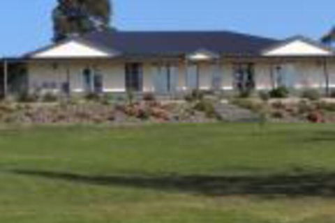 Nyora Lodge B & B - Accommodation Newcastle 0