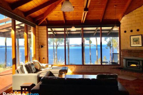 Tinderbox Cliff House - Accommodation Newcastle 3