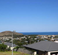 38 Wright Tce Encounter Bay - Accommodation Newcastle