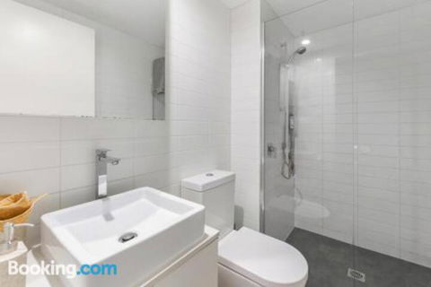 Habitat Complex - Accommodation Newcastle 7