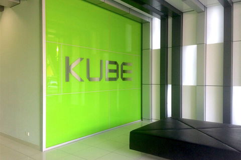Darwin City Chic Apartment At The KUBE - Accommodation Newcastle 2