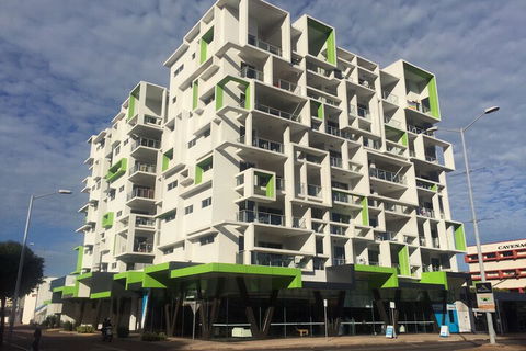 Darwin City Chic Apartment At The KUBE - Accommodation Newcastle 1