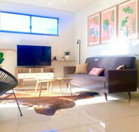 Darwin City Chic Apartment at the KUBE - Accommodation Newcastle