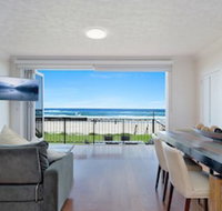 Beachfront Palm Beach Townhouse - Accommodation Newcastle