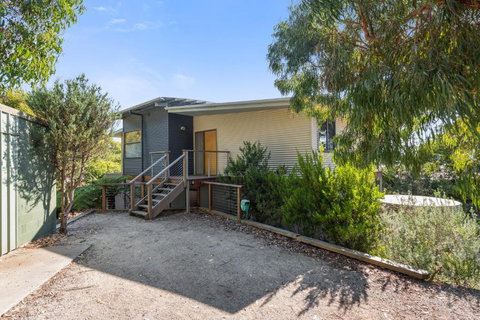 Amaroo - Accommodation Newcastle 3