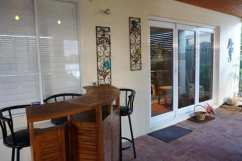 Holiday House - Accommodation Newcastle 4