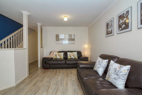 The Lighthouse - Accommodation Newcastle 5