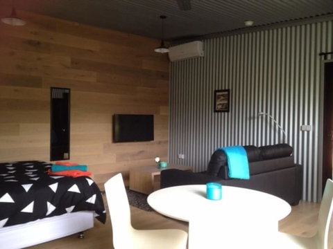 Avoca Beach & Bush - Accommodation Newcastle 1