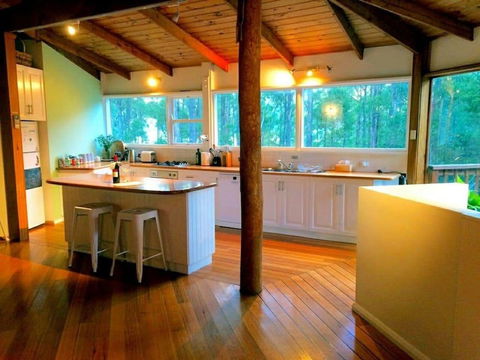 Eaglehawk Rainforest Retreat - Accommodation Newcastle 2
