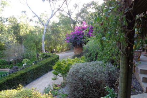 Eltham South Lodge - Accommodation Newcastle 0