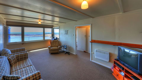 Stanley View Beach House - Accommodation Newcastle 6