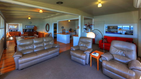 Stanley View Beach House - Accommodation Newcastle 5