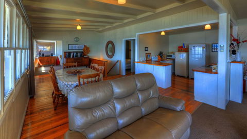 Stanley View Beach House - Accommodation Newcastle 1