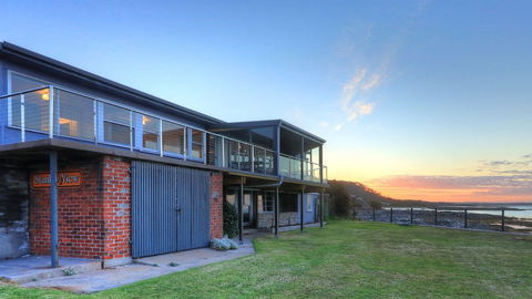 Stanley View Beach House - Accommodation Newcastle 0